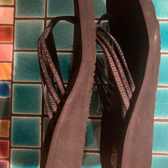 Teva Mush Brown Thong Sandals - Picture 8 of 8